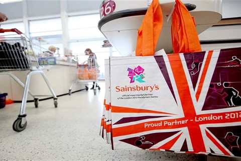 Sainsbury’s to give staff an extra pay rise and increase discounts to help with soaring cost of..