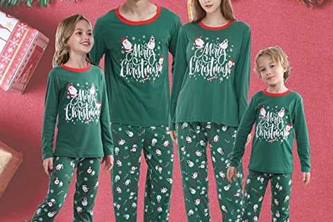 Famliy Matching Pajama Sets With Santa Claus Patterns Christmas Sleepwear Jammies for Men Women..