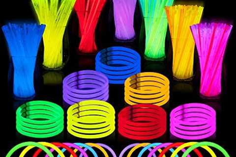 JOYIN Glow Sticks Bulk 400 8″ Glowsticks ; Glow Stick Bracelets; Glow Necklaces; Glow in The Dark,..