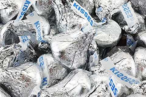 Valentine’s Day Hershey Kisses Milk Chocolate Silver Foil Wrap Candy, Approx. 98 Pieces (in Tundras ..