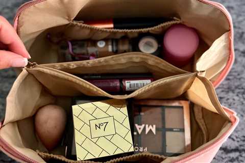 8 of the Best Makeup Bags That are Both Versatile & Stylish