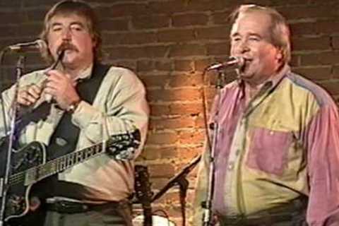 The Irish Rovers - The Orange and the Green - Sung by the late, great Jimmy Ferguson