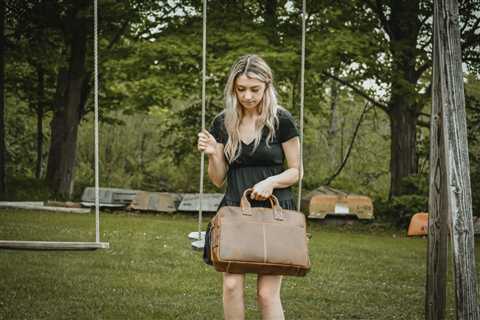 Style in Frame: How Leather Camera Bags Complement Different Photography Styles