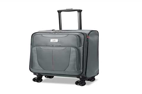 Verdi 28 Expandable Lightweight Rolling Luggage