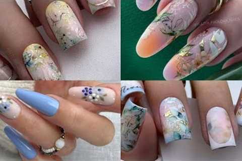 Floral manicure: More than 50 manicure ideas in different shades that are very easy to do.