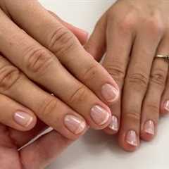 Problem nails with onycholysis  Gentle Manicure with Manucurist Active Shine