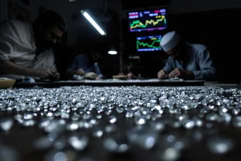 India’s £10.6 Billion Diamond Export Industry Faces 18% Contraction Amidst Global Market Pressures