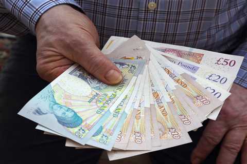 My Mum Started Handing Out £20 Notes Like Confetti – Here's What Dementia Really Costs
