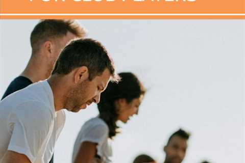 Elevate your padel game with this essential guide for club players over 30. Develop a strong..